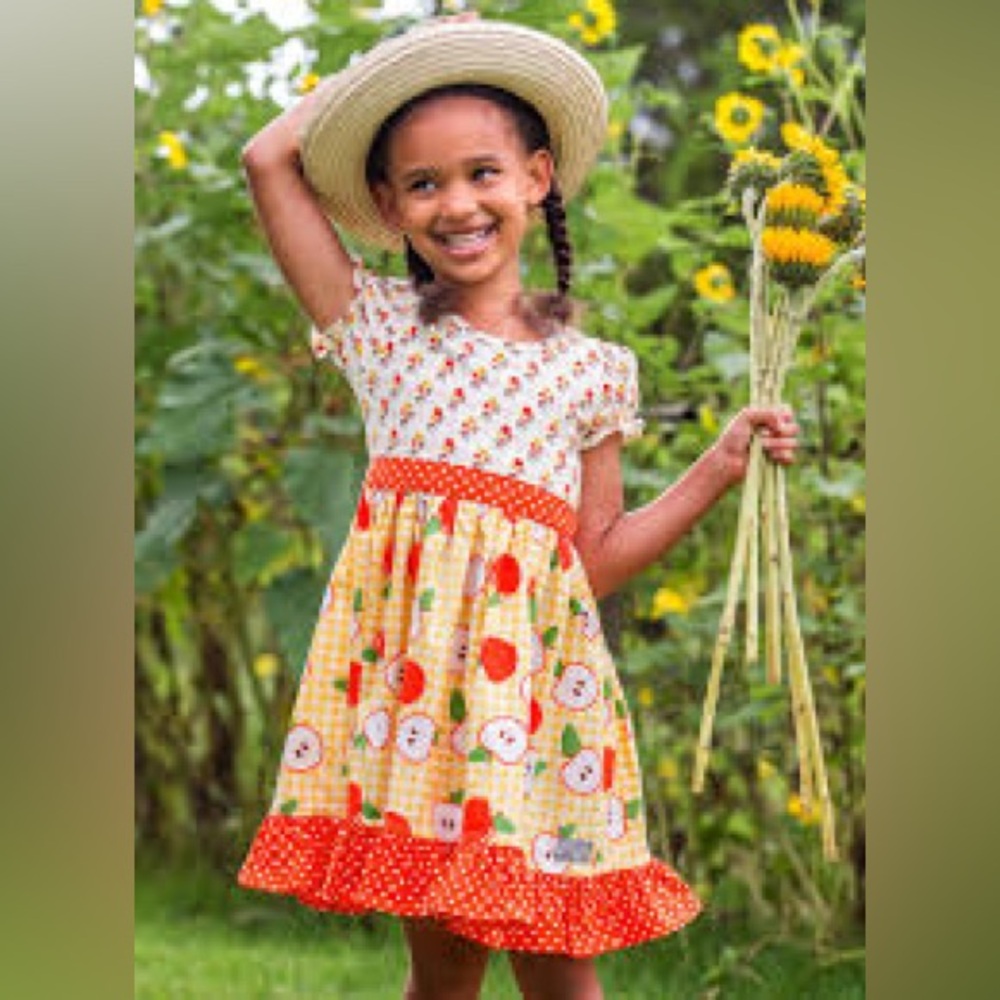 ELEANOR ROSE APPLE DRESS SIZE 5T